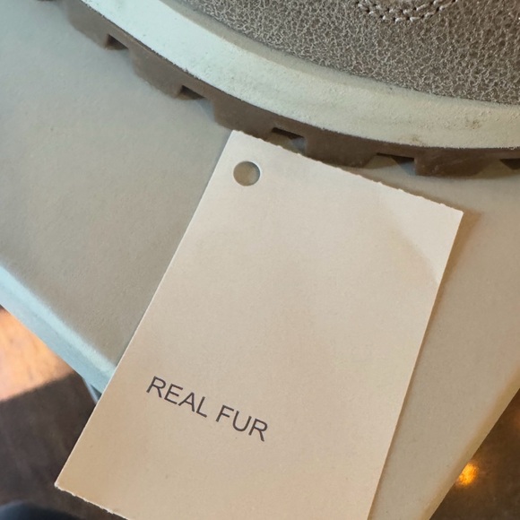 Brunello Cucinelli Tan and White Sneakers - Picture 16 of 16